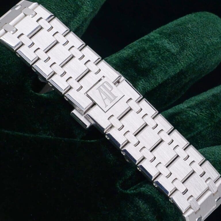 15 - buckle or