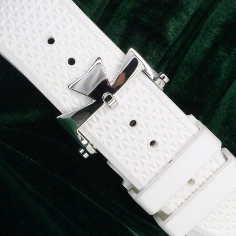15 - buckle or clasp closed diagonal
