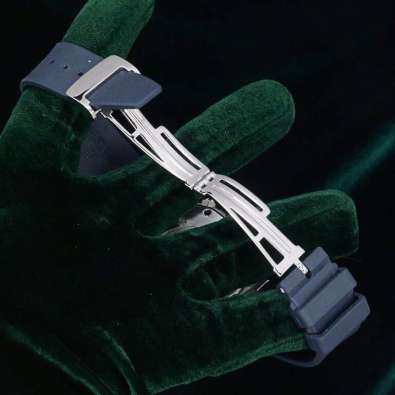 17 - buckle or clasp open