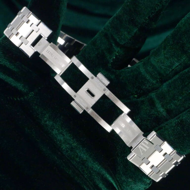17 - buckle or clasp open