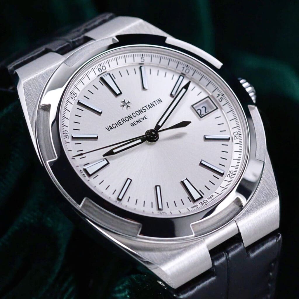 Vacheron Constantin Overseas Dual Time Silver Dial Black Leather Strap Stainless Steel 41mm MINT CONDITION COMPLETE SET 4500V/110A-B126