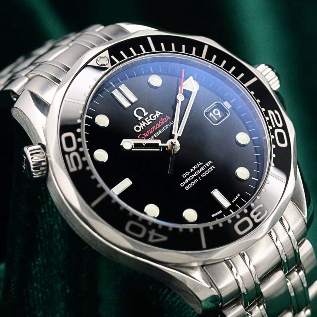 Omega Seamaster 300 Black Dial Black Ceramic Bezel Stainless Steel 41mm MINT CONDITION COMPLETE SET 212.30.41.20.01.003
