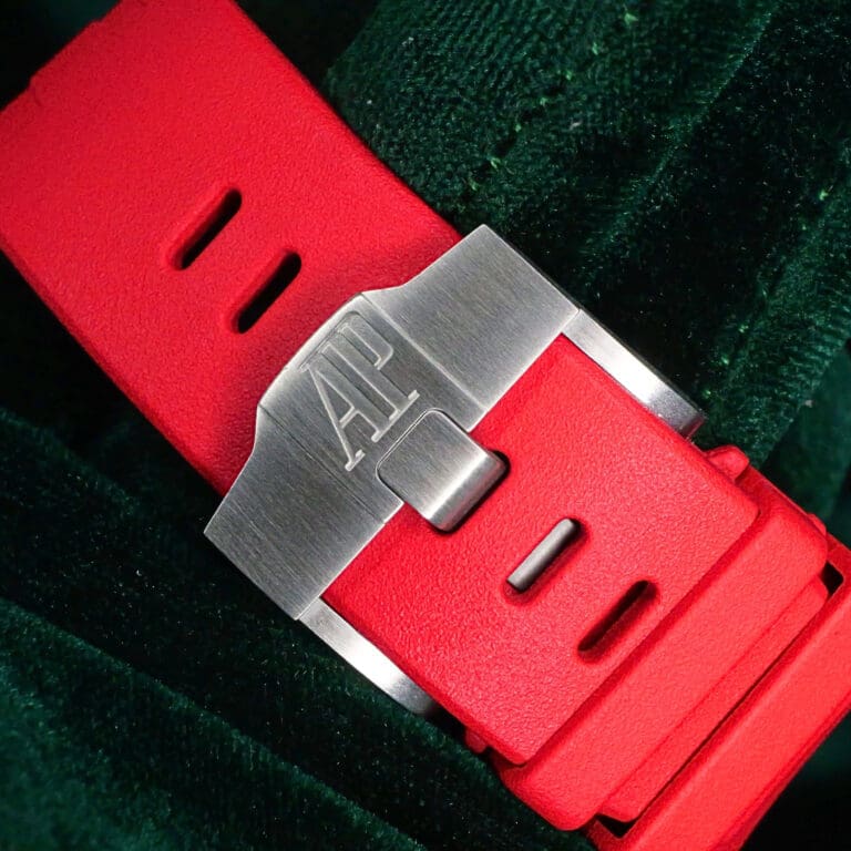 15 - buckle or clasp closed diagonal