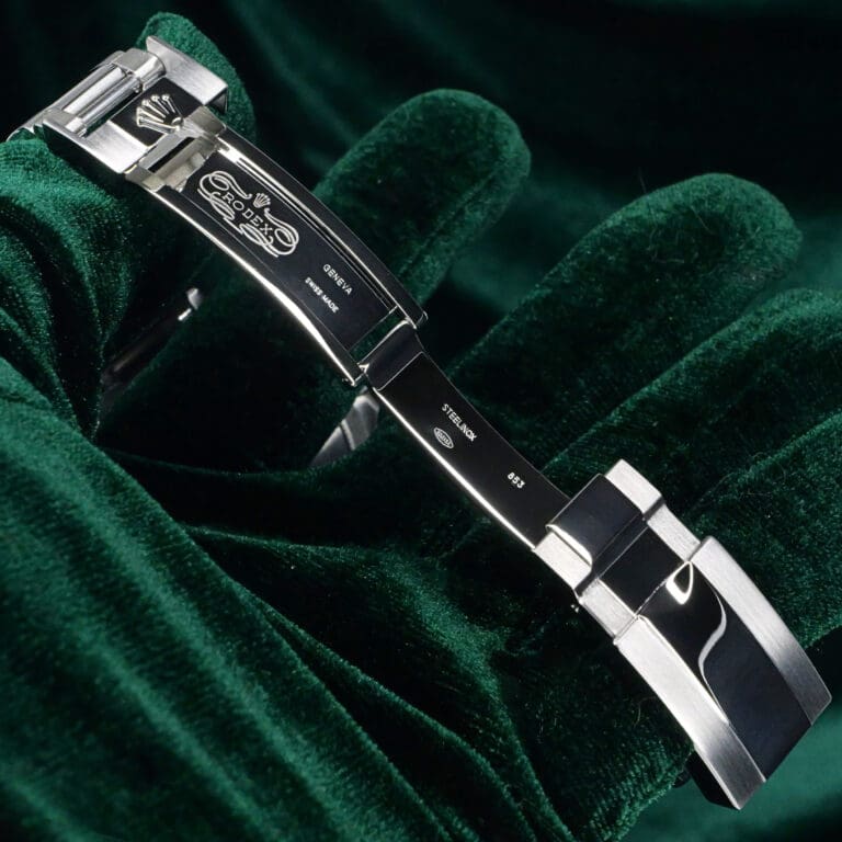 17 - buckle or clasp open