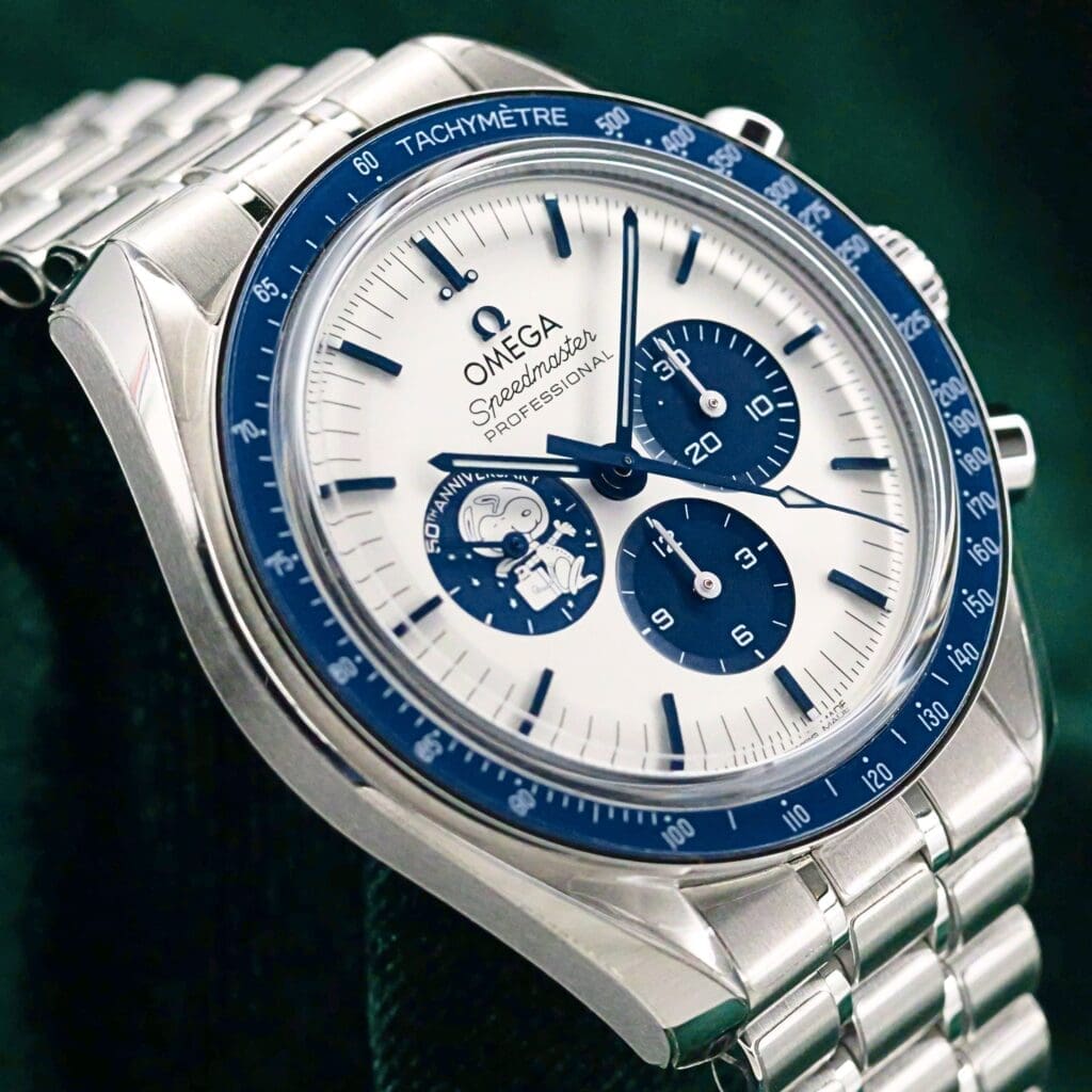 Omega Speedmaster "Snoopy" White Dial Blue Ceramic Bezel Stainless Steel 42mm MINT CONDITION COMPLETE SET 310.32.42.50.02.001