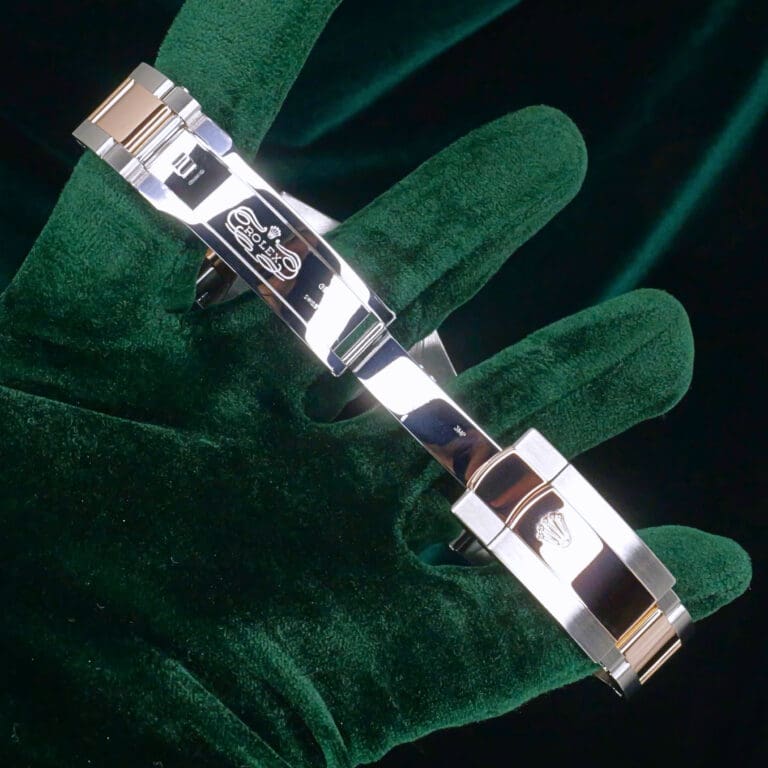 17 - buckle or clasp open