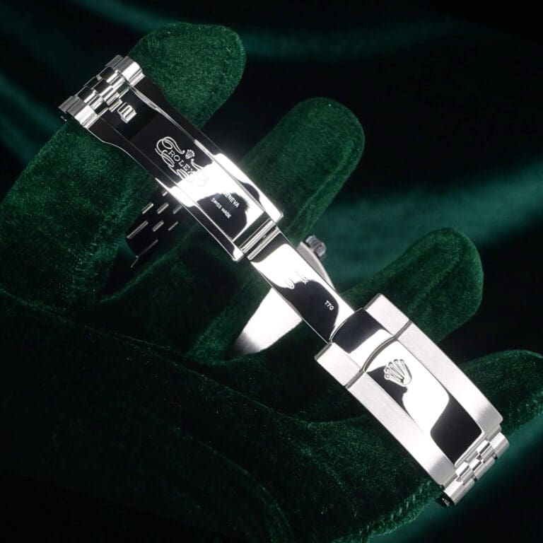 17 - buckle or clasp open