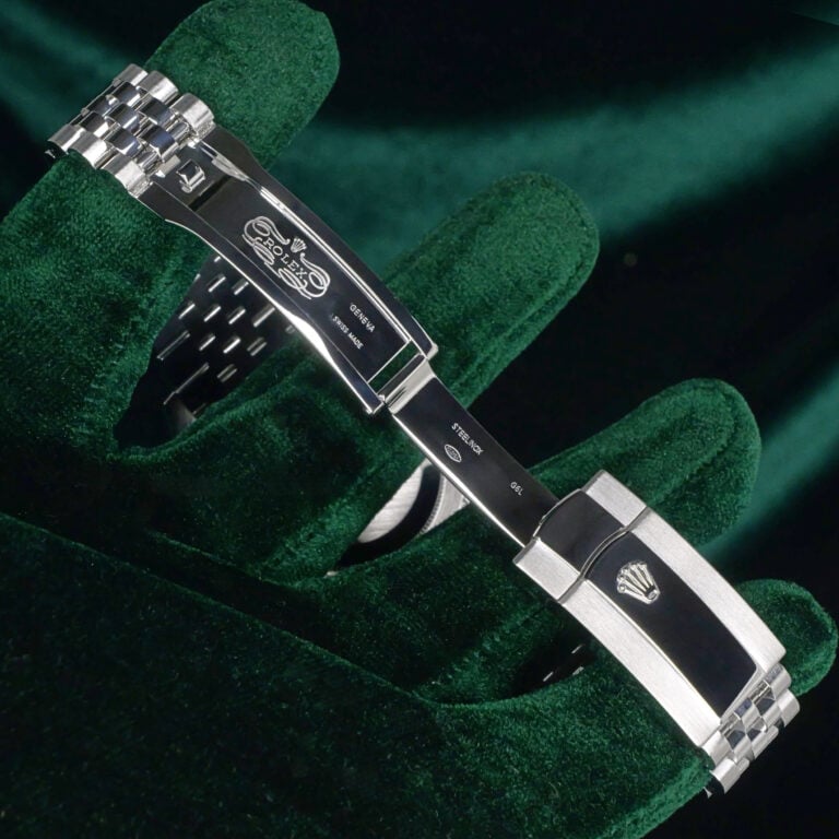 17 - buckle or clasp open