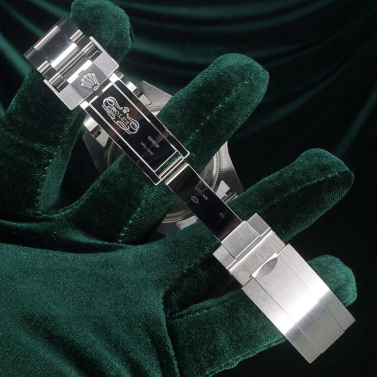 17 - buckle or clasp open