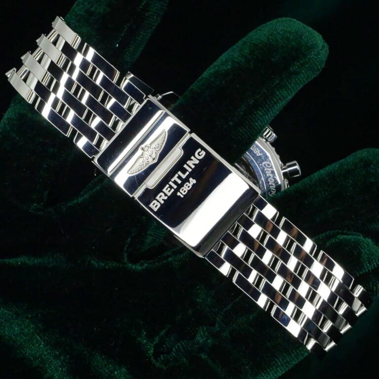 15 - buckle or clasp closed diagonal