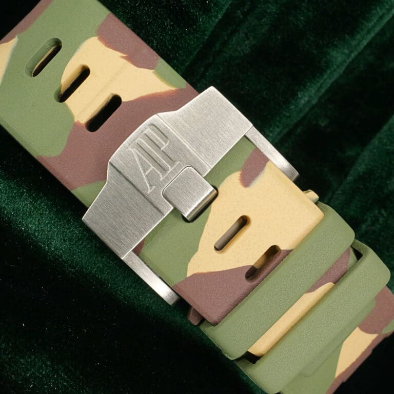 15 - buckle or clasp closed diagonal