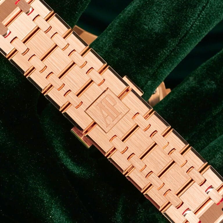 15 - buckle or clasp closed diagonal