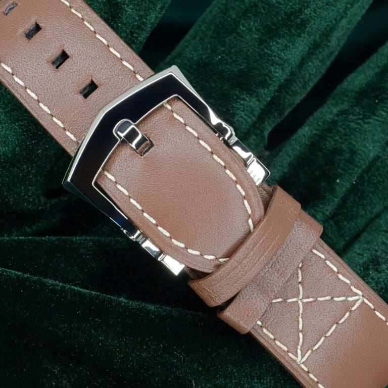 15 - buckle or clasp closed diagonal