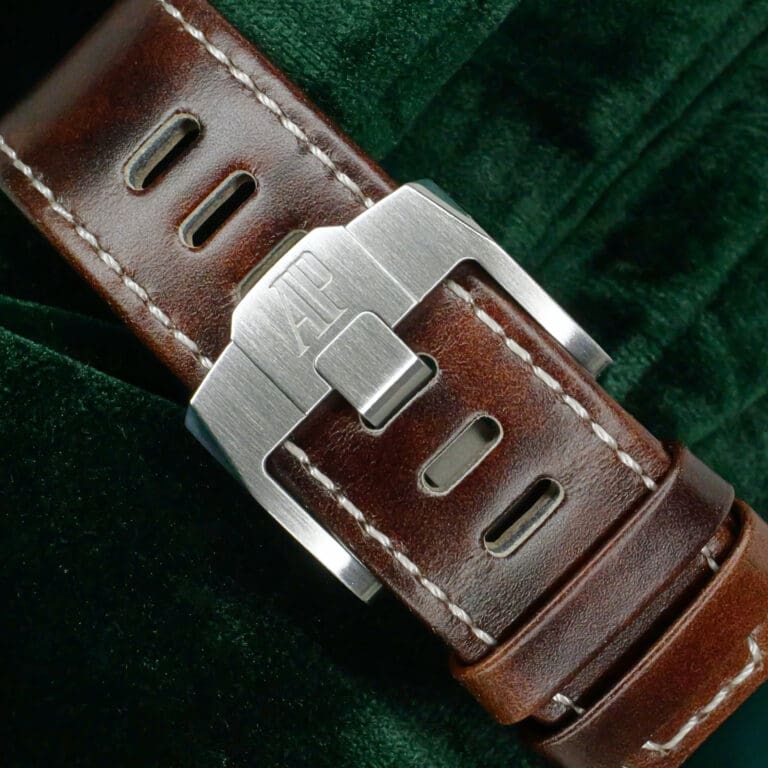 15 - buckle or clasp closed diagonal