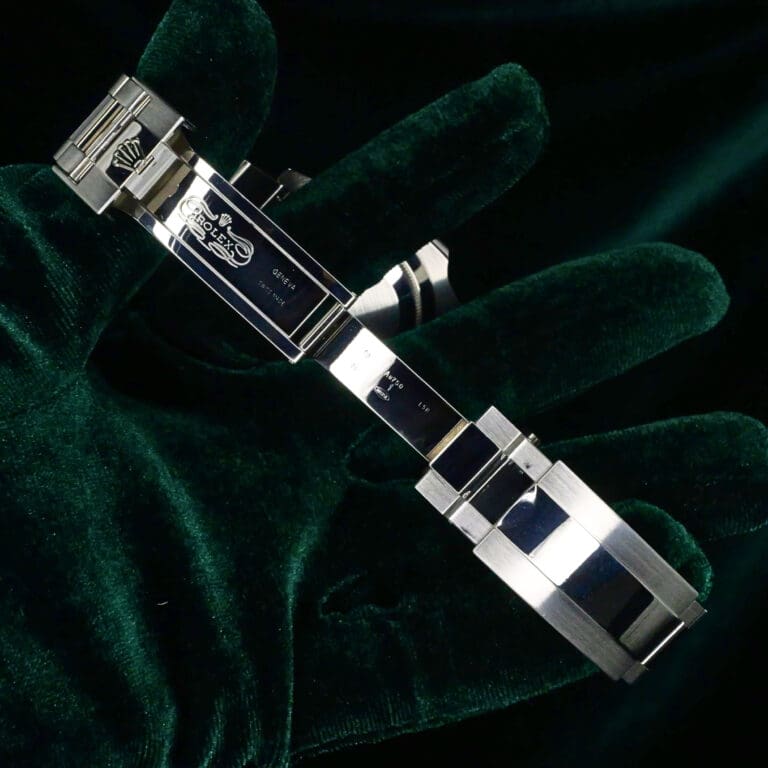 17 - buckle or clasp open