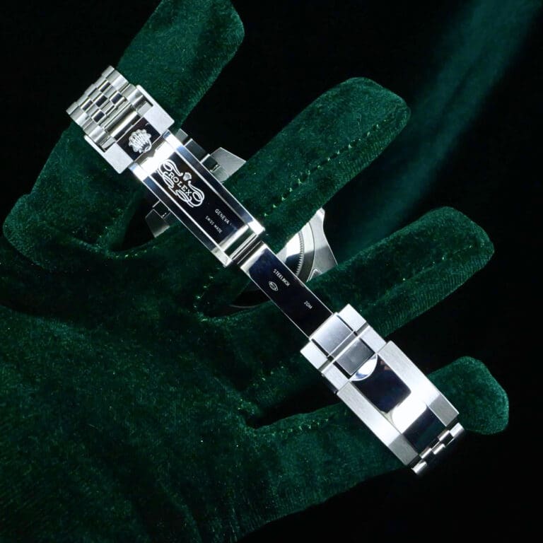 17 - buckle or clasp open