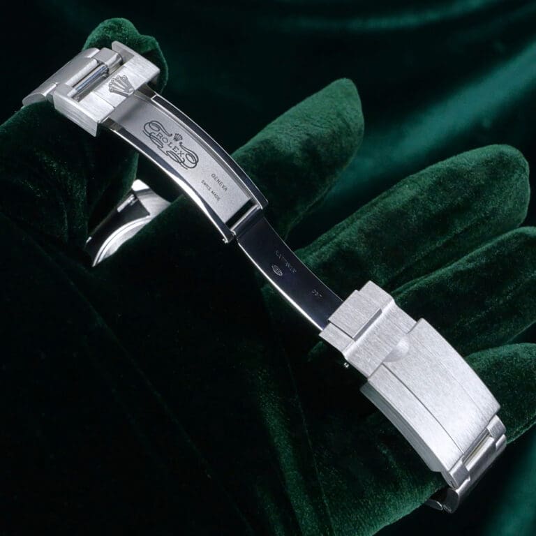 17 - buckle or clasp open