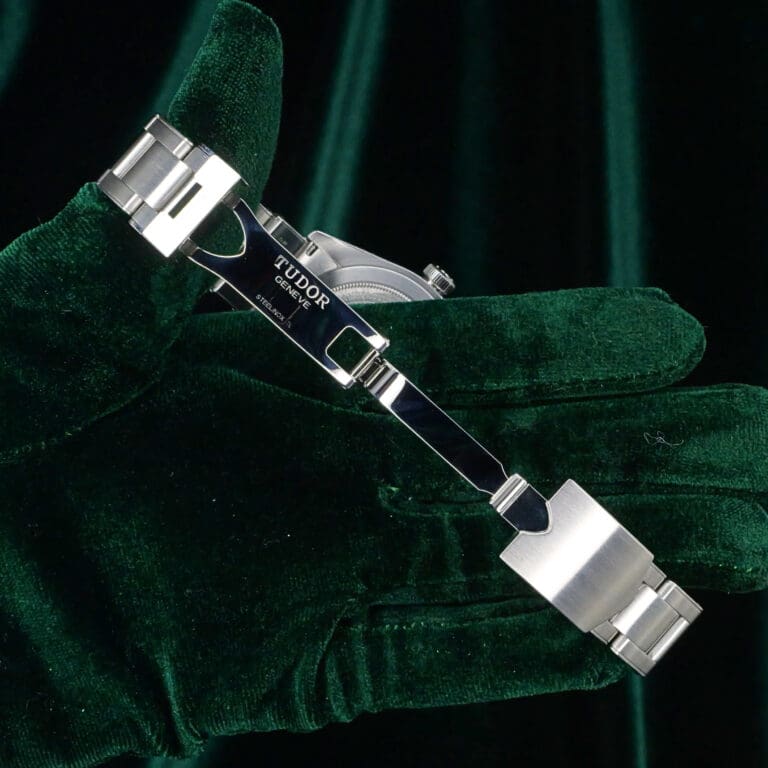 17 - buckle or clasp open