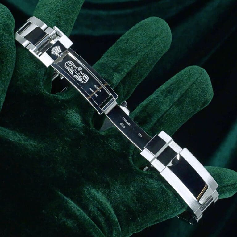 17 - buckle or clasp open