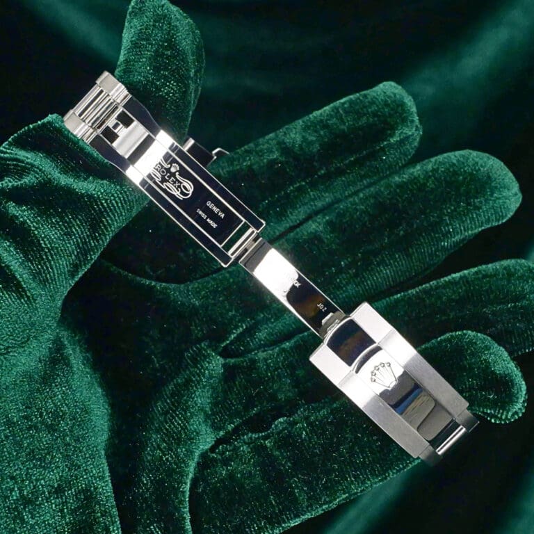 17 - buckle or clasp open