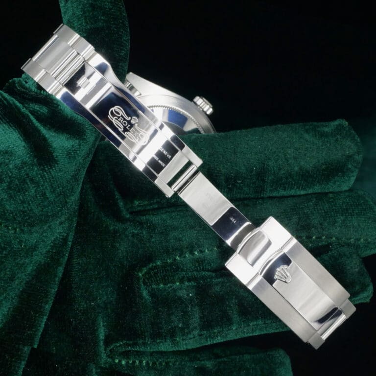 17 - buckle or clasp open