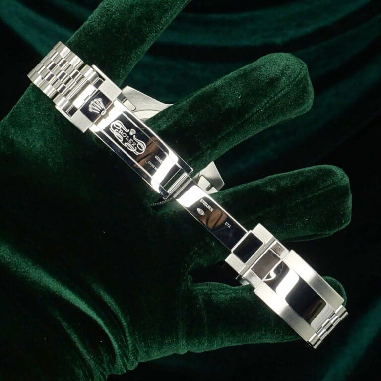 17 - buckle or clasp open