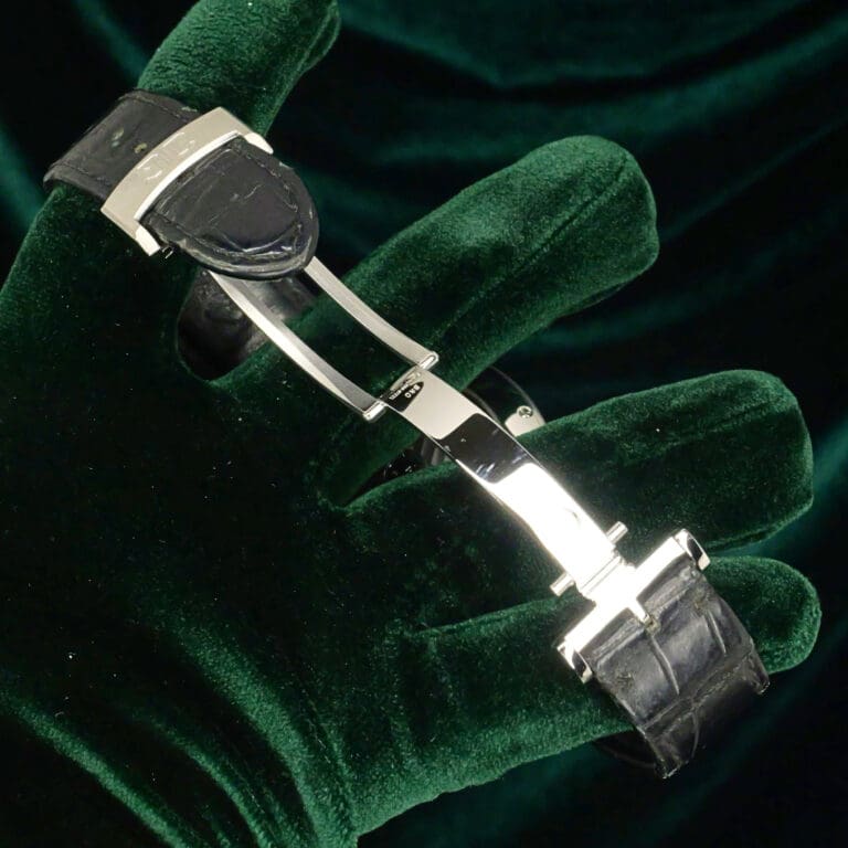 17 - buckle or clasp open