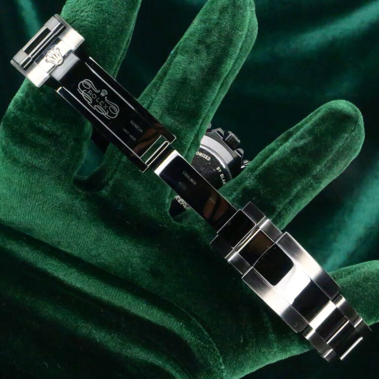 17 - buckle or clasp open