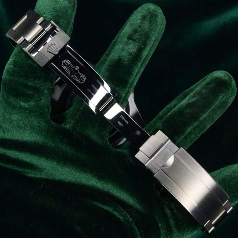 17 - buckle or clasp open