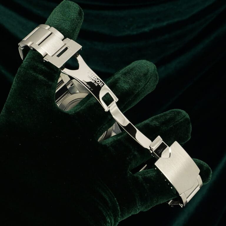 17 - buckle or clasp open