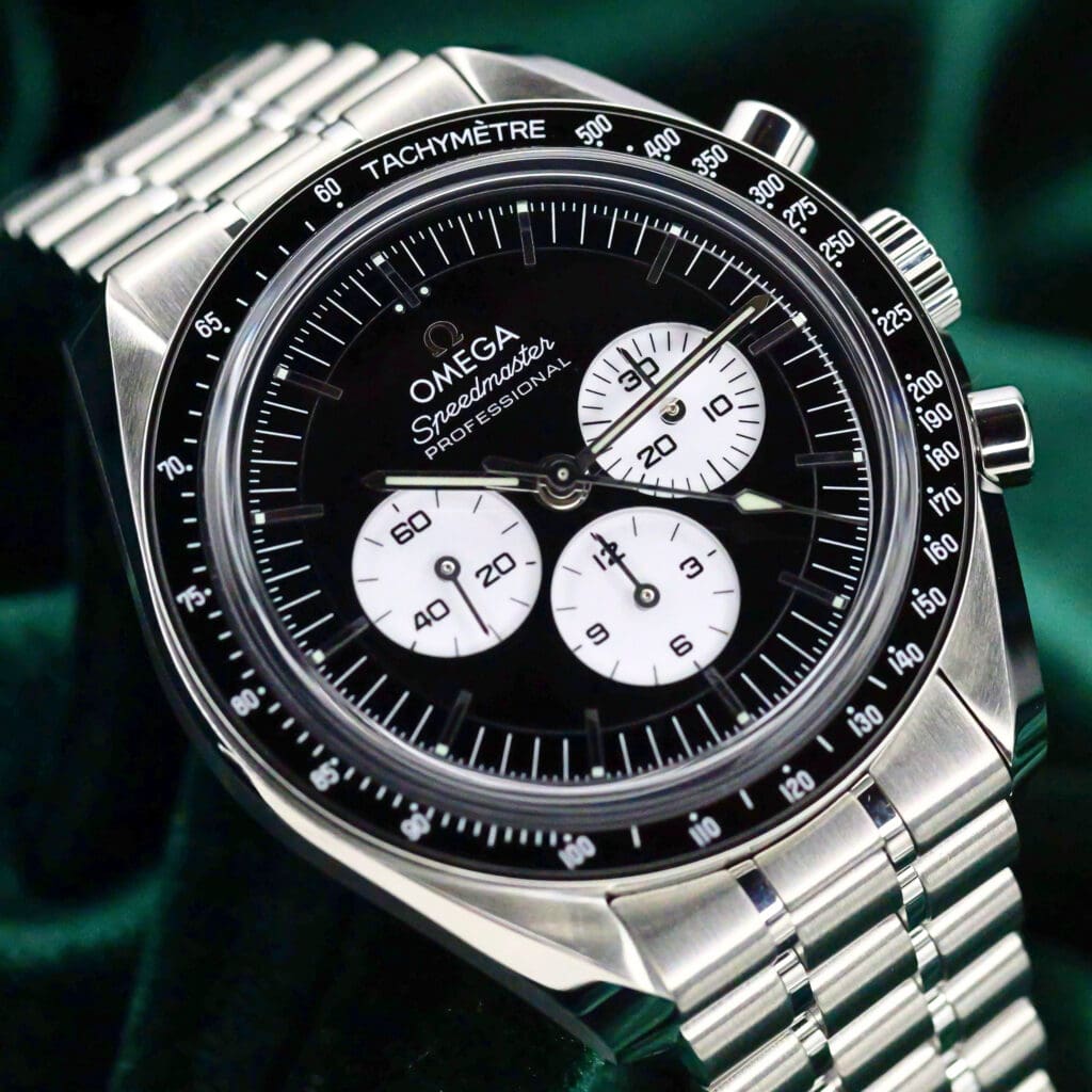 2026 NEW UNWORN Omega Speedmaster Moonwatch Professional "Reverse Panda" Black Dial White Subdials Stainless Steel 42mm COMPLETE SET 310.30.42.50.01.004