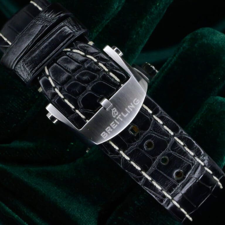 15 - buckle or clasp closed diagonal