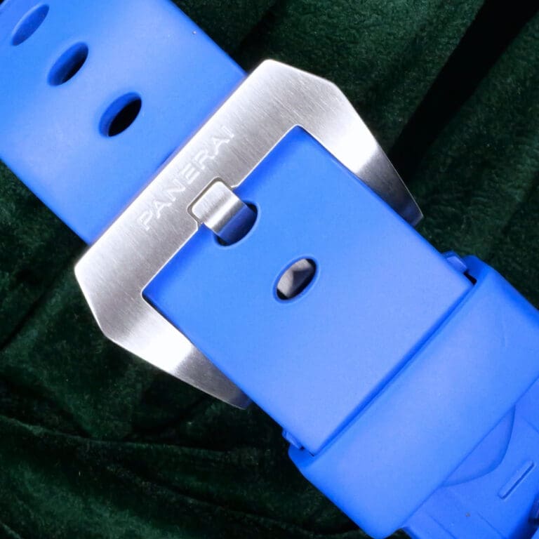 15 - buckle or clasp closed diagonal