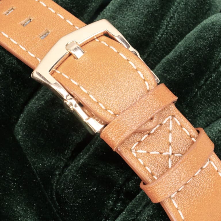 15 - buckle or clasp closed diagonal