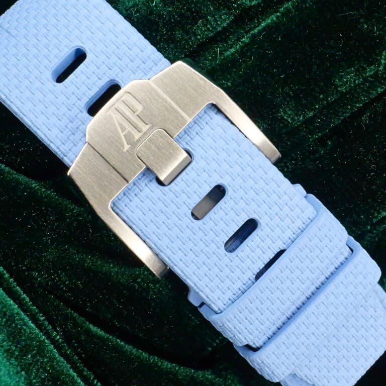15 - buckle or clasp closed diagonal