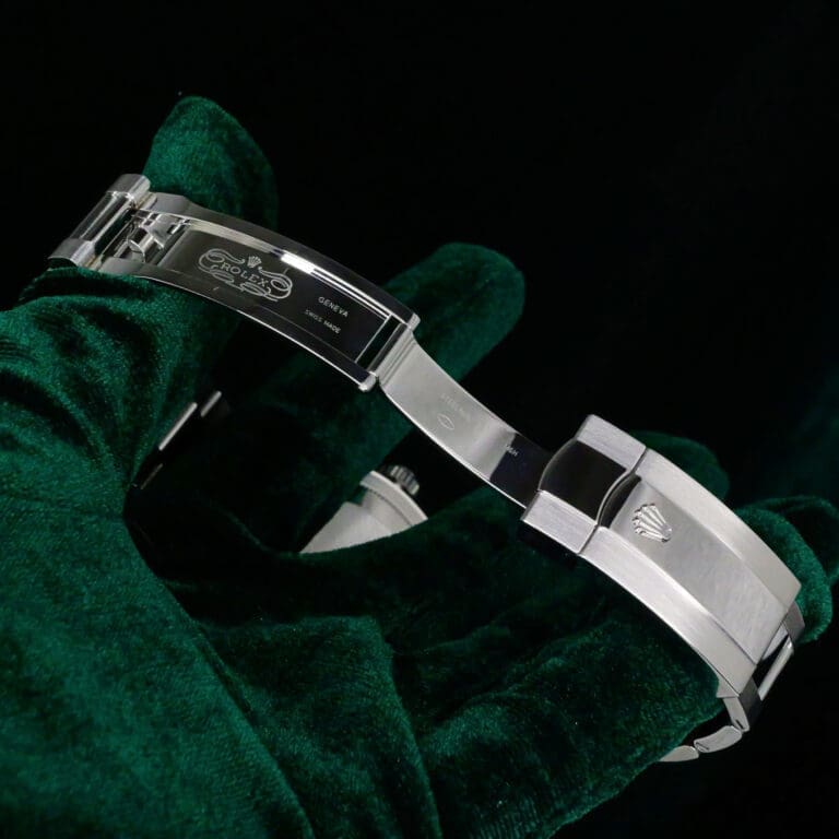 17 - buckle or clasp open