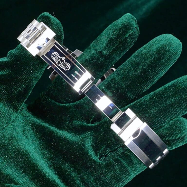 17 - buckle or clasp open