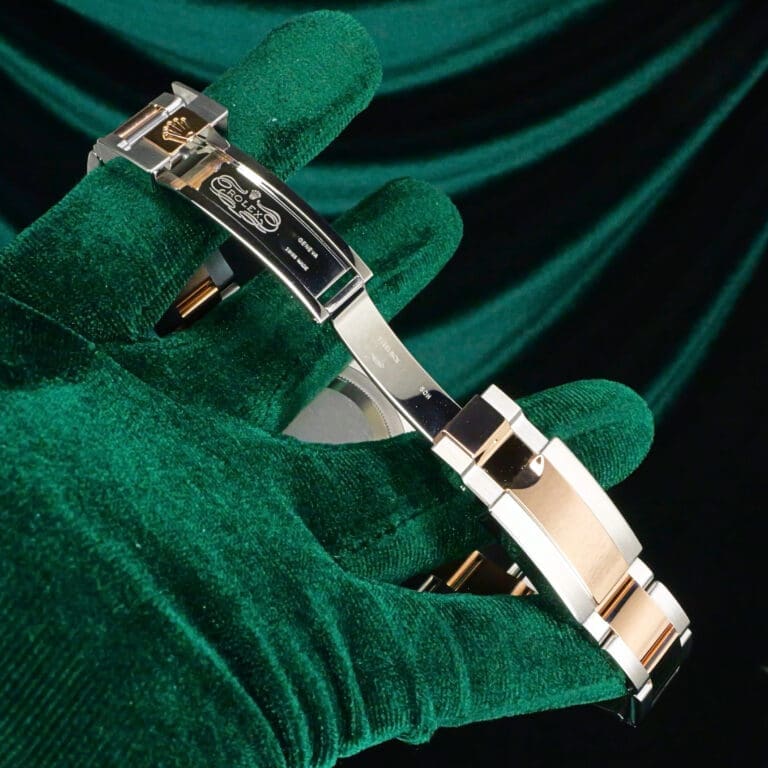 17 - buckle or clasp open