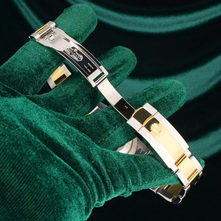 17 - buckle or clasp open