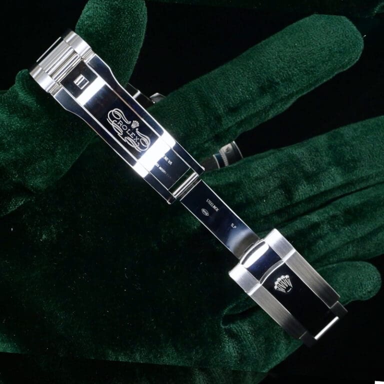 17 - buckle or clasp open