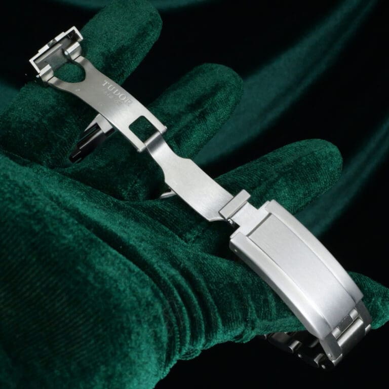 17 - buckle or clasp open