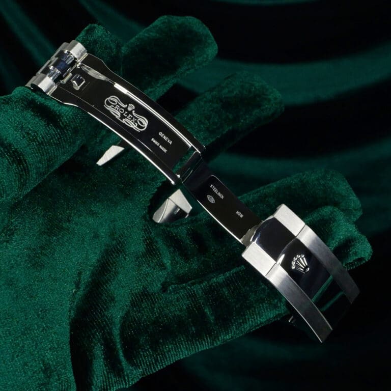 17 - buckle or clasp open