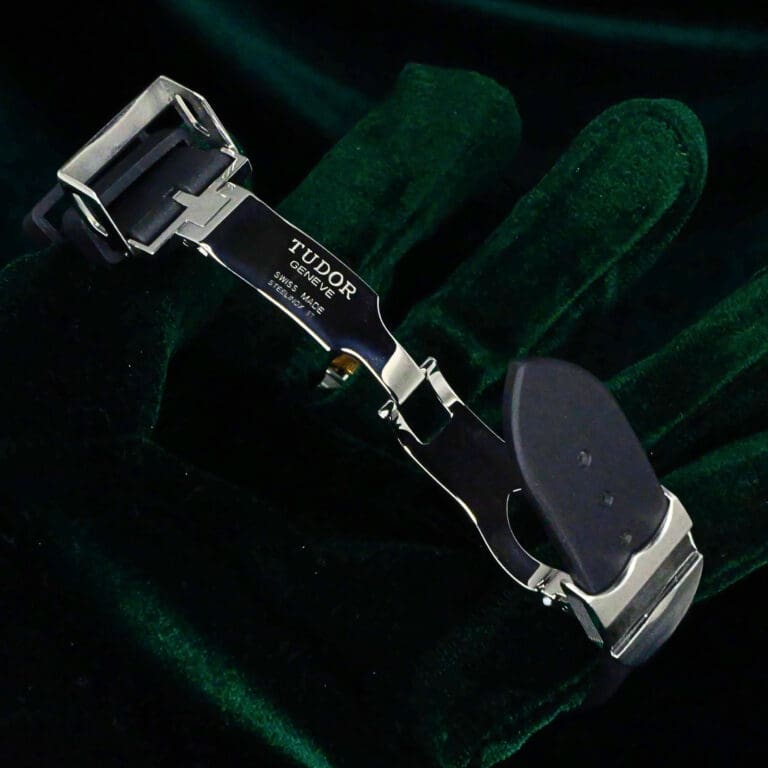 17 - buckle or clasp open