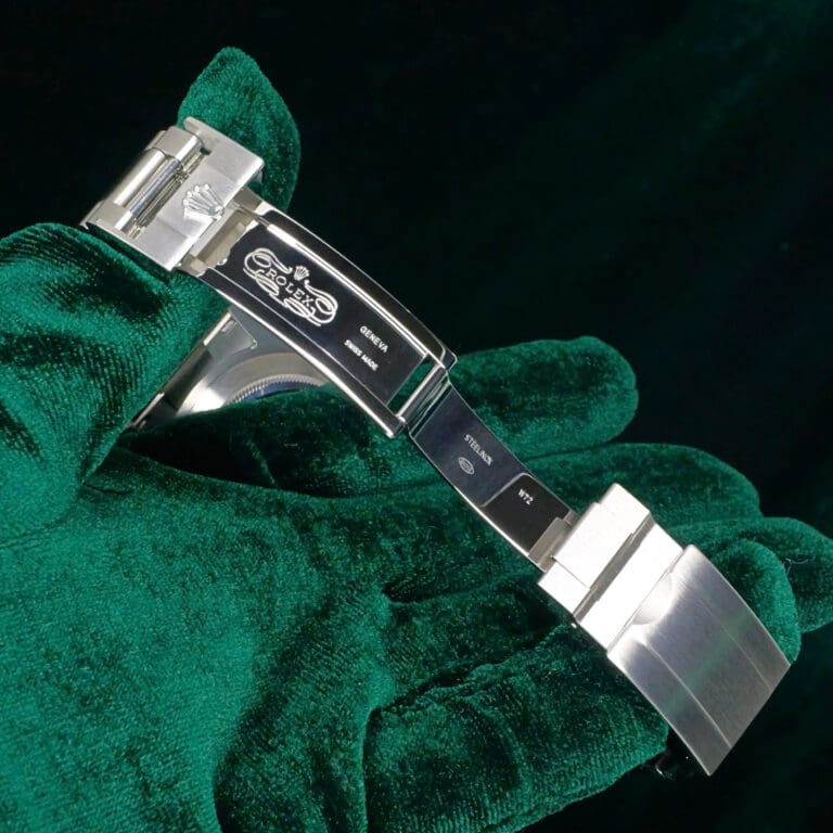 17 - buckle or clasp open