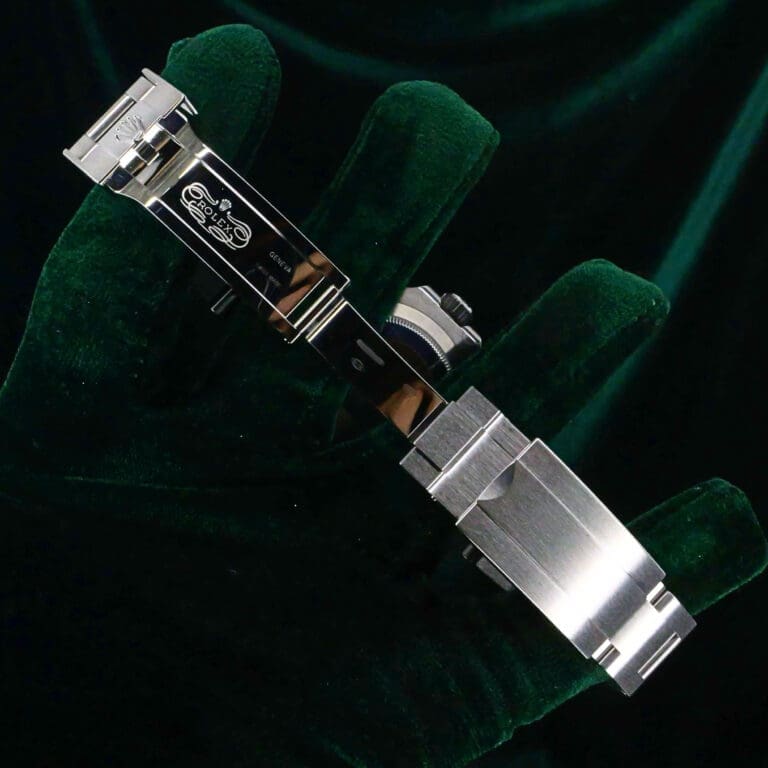 17 - buckle or clasp open