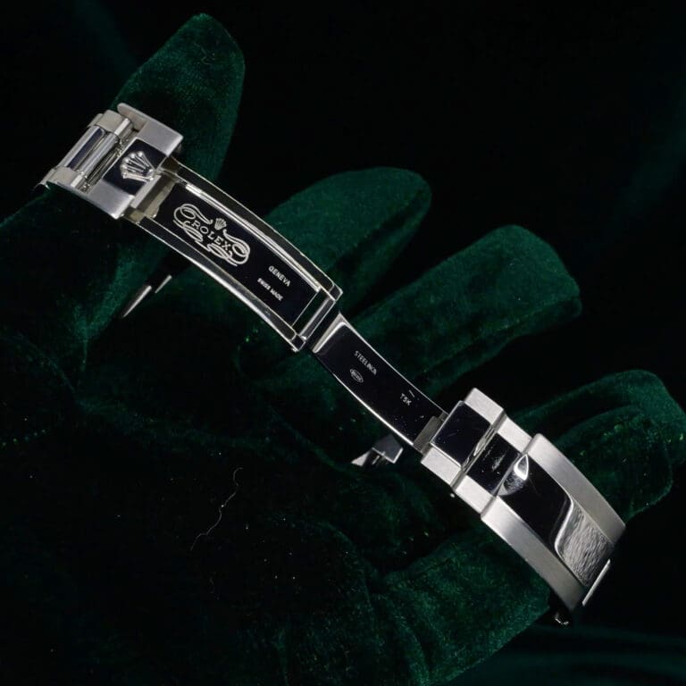 17 - buckle or clasp open