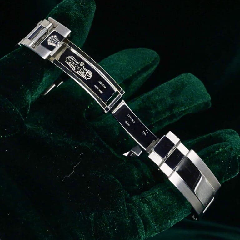 17 - buckle or clasp open