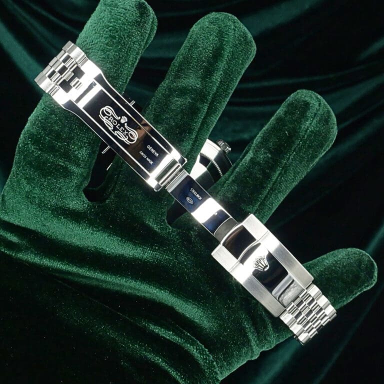 17 - buckle or clasp open