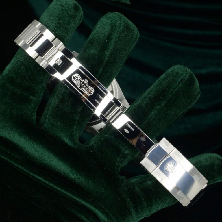 17 - buckle or clasp open