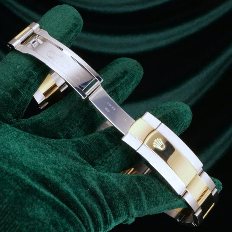 17 - buckle or clasp open